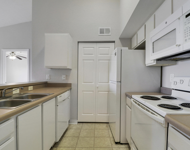 141 Sw Palm Drive - Photo Thumbnail 24
