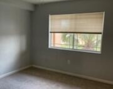 141 Sw Palm Drive - Photo Thumbnail 4