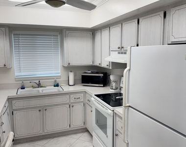 2950 Se Ocean Boulevard - Photo Thumbnail 3