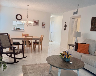 2950 Se Ocean Boulevard - Photo Thumbnail 1