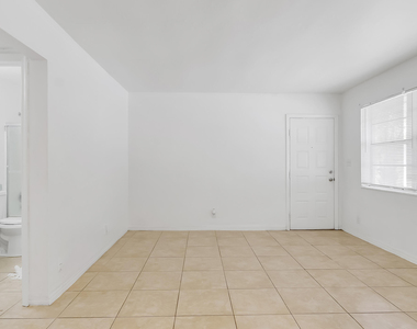 711 Se 15th Street - Photo Thumbnail 15