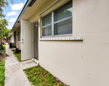 711 Se 15th Street - Photo Thumbnail 38