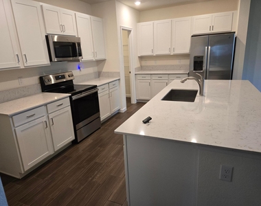 874 Bent Creek Drive - Photo Thumbnail 2