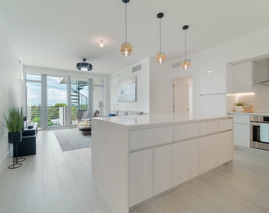 111 Se 1st Avenue - Photo Thumbnail 4