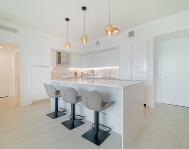 111 Se 1st Avenue - Photo Thumbnail 5
