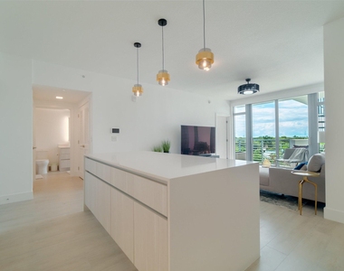 111 Se 1st Avenue - Photo Thumbnail 8