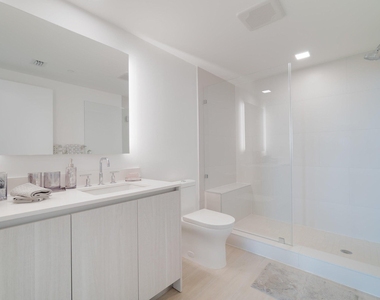 111 Se 1st Avenue - Photo Thumbnail 17