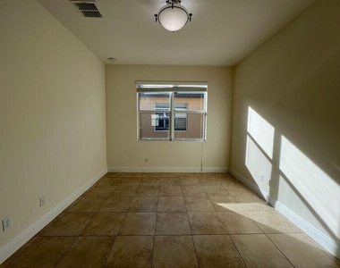 11948 Sw Crestwood Circle - Photo Thumbnail 11