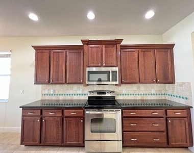 11948 Sw Crestwood Circle - Photo Thumbnail 17