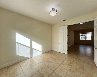 11948 Sw Crestwood Circle - Photo Thumbnail 9