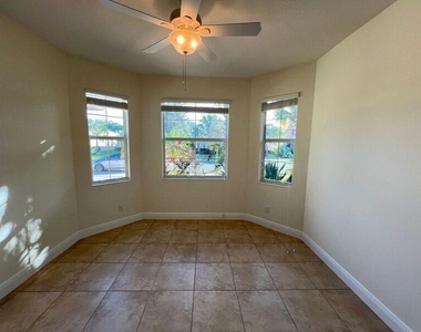11948 Sw Crestwood Circle - Photo Thumbnail 6