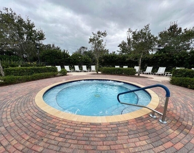 11948 Sw Crestwood Circle - Photo Thumbnail 46