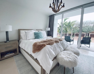 243 Venetian Drive - Photo Thumbnail 18