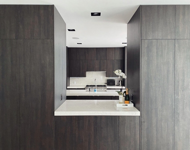 243 Venetian Drive - Photo Thumbnail 6
