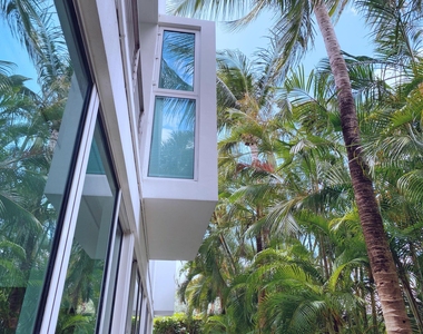 243 Venetian Drive - Photo Thumbnail 26