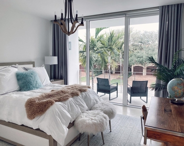 243 Venetian Drive - Photo Thumbnail 19