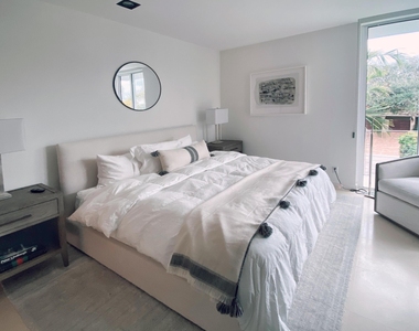 243 Venetian Drive - Photo Thumbnail 17