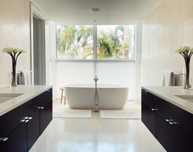 243 Venetian Drive - Photo Thumbnail 14