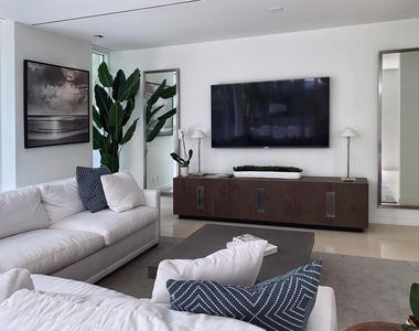 243 Venetian Drive - Photo Thumbnail 11