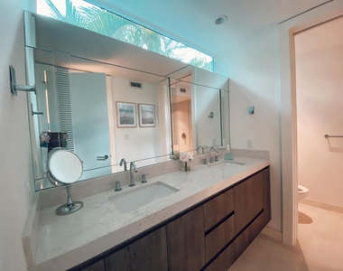 243 Venetian Drive - Photo Thumbnail 21