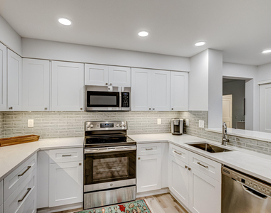 207 Mainsail Circle - Photo Thumbnail 11