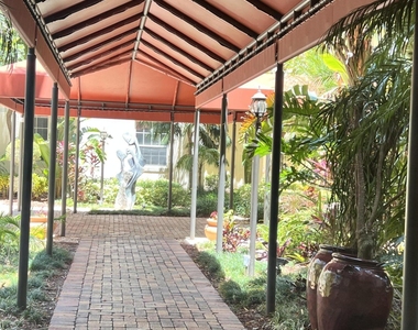 651 Okeechobee Boulevard - Photo Thumbnail 4