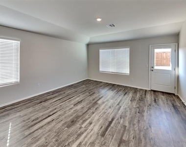 12044 Sw 36th Street - Photo Thumbnail 3
