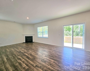 3854 Rosewood Drive - Photo Thumbnail 7