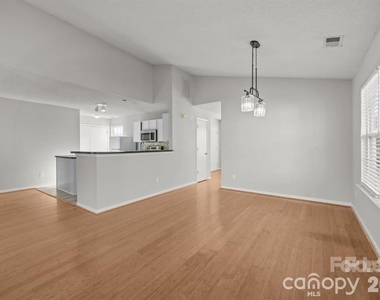 3043 Talledaga Lane Sw - Photo Thumbnail 4