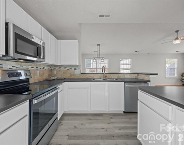 3043 Talledaga Lane Sw - Photo Thumbnail 8