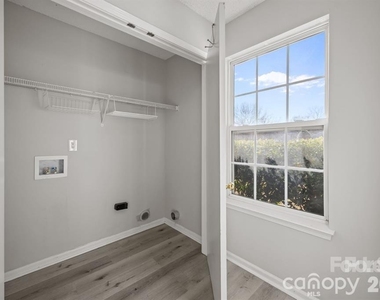 3043 Talledaga Lane Sw - Photo Thumbnail 9