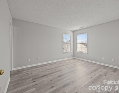 3043 Talledaga Lane Sw - Photo Thumbnail 12