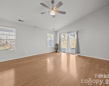 3043 Talledaga Lane Sw - Photo Thumbnail 5