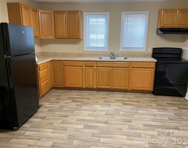 208 Parker Avenue - Photo Thumbnail 6