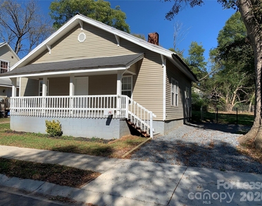 208 Parker Avenue - Photo Thumbnail 9