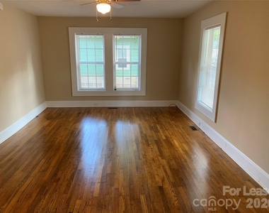 208 Parker Avenue - Photo Thumbnail 3