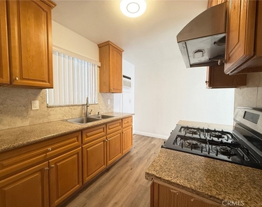 5152 San Bernardino - Photo Thumbnail 8