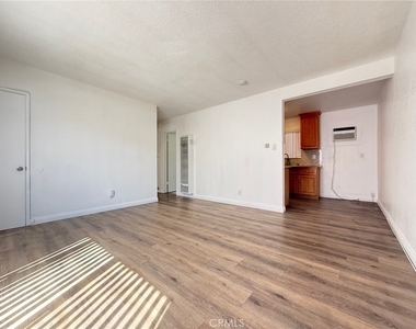 5152 San Bernardino - Photo Thumbnail 3