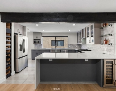 18417 Collins Street - Photo Thumbnail 16