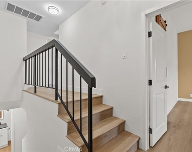 18417 Collins Street - Photo Thumbnail 23