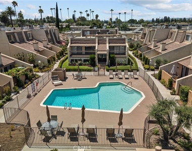 18417 Collins Street - Photo Thumbnail 43