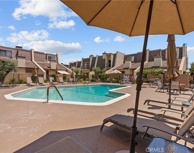 18417 Collins Street - Photo Thumbnail 42