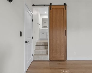 18417 Collins Street - Photo Thumbnail 28