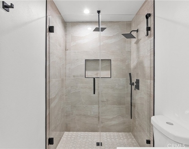 18417 Collins Street - Photo Thumbnail 30