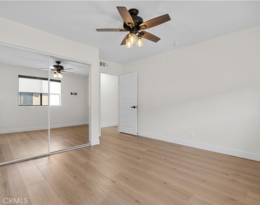 18417 Collins Street - Photo Thumbnail 33