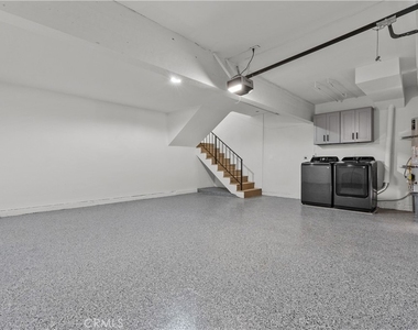 18417 Collins Street - Photo Thumbnail 41