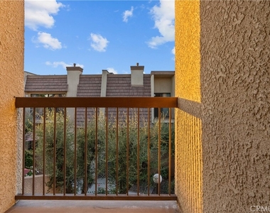 18417 Collins Street - Photo Thumbnail 25