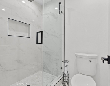 18417 Collins Street - Photo Thumbnail 36