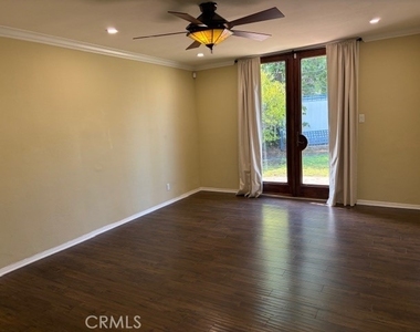 18730 Collins Street - Photo Thumbnail 9