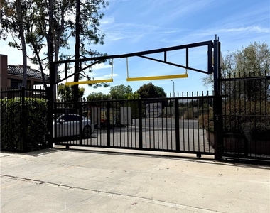 7826 Topanga Canyon - Photo Thumbnail 22